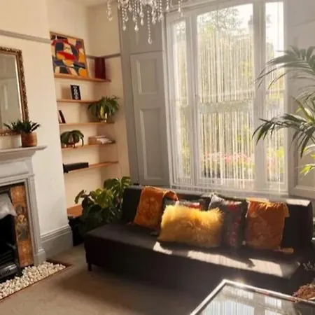 Charming 1 Bed Victorian Flat In Islington Apartment